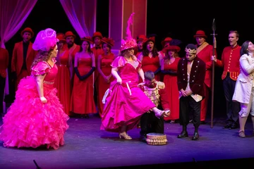 一个场景从2019年希尔曼歌剧Cendrillion的生产。